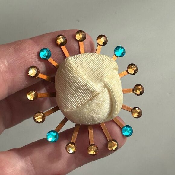 Vintage Upcycled Atomic Starburst Refrigerator Magnet Buttons Rhinestones Cream - Picture 3 of 7